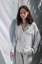 Load image into Gallery viewer, Relaxed fit classic button up top  from the softest linen and responsibly harvested rayon blend, with seashell buttons
