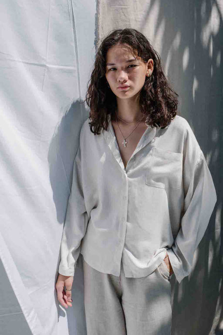 Relaxed fit classic button up top  from the softest linen and responsibly harvested rayon blend, with seashell buttons