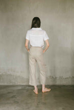 Load image into Gallery viewer, High-waisted, straight cut linen pants in natural color
